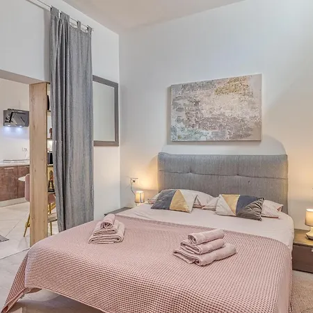 Studio Riva With Terrace Porec