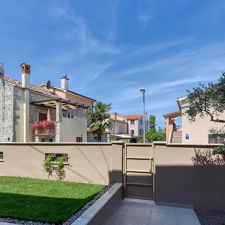 Studio Riva With Terrace Apartment Porec